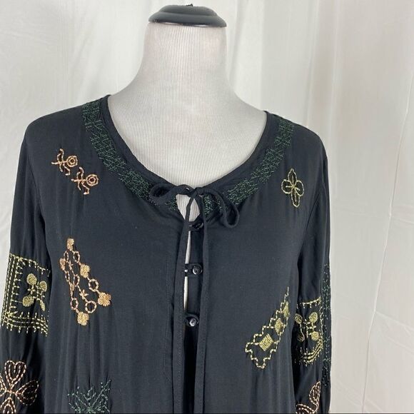 Como No? By Biz Black Embroidered Tunic Top - Picture 3 of 6